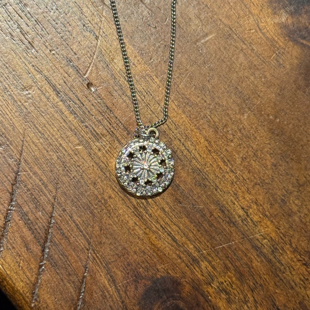 Elegant Silver Pendant Necklace